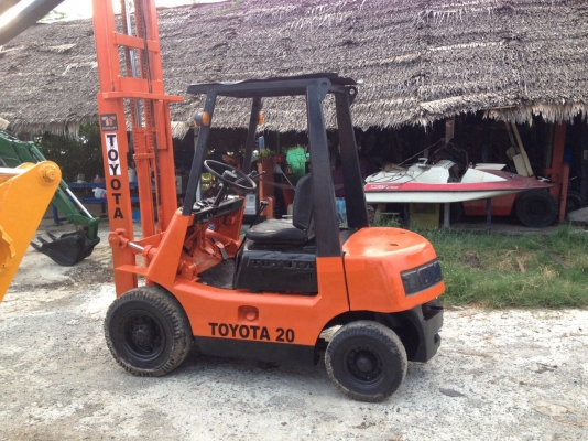 Toyota 2fg20 งากระดก ยาวพิเศษ ยางหน้าหลังตันสภาพดีพร้อมใช้ราคาไม่แพงครับ