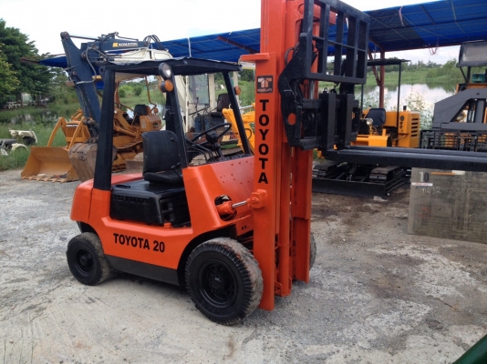 Toyota 2fg20 งากระดก ยาวพิเศษ ยางหน้าหลังตันสภาพดีพร้อมใช้ราคาไม่แพงครับ