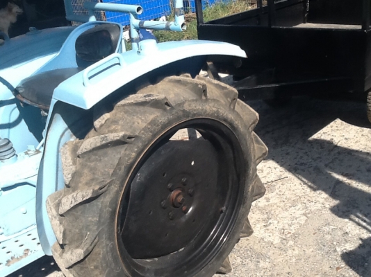 รถไถพร้อมพ่วงhinomoto 18 สภาพดีพร้อมใช้ เครื่องแรงดีพร้อมลุยครับ