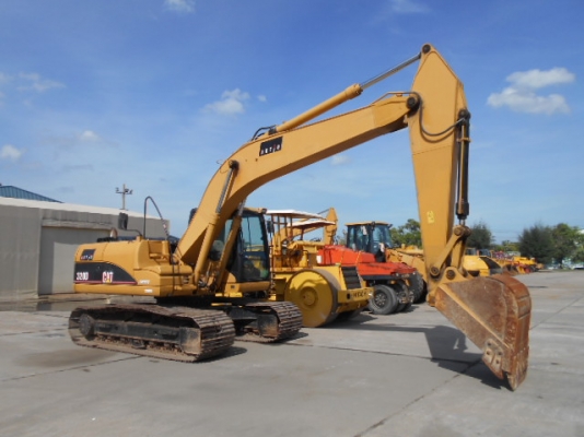 รถขุด CAT 320D ซีเรียล: CAT0320DTAZR02163 ปี2006 มือสอง นำเข้าจากญี่ปุ่น สภาพดี