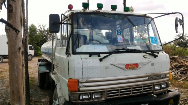 หกล้อ ฮีโน่ FF17-EH700-168 พ.เวอร์ ทิฟฟี บรรทุกน้ำถัง 7,000ลิต อุปกรณ์ปั้มครับพร้อมใช้งาน  ทะเบียนภาษีขาดปีหน้าพร้อมโอน