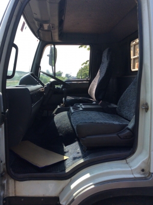 HINO6ล้อFCยาว 5.5 ม.ช่วงล่างใหญ่ เกียร์ใหญ่ เครื่อง 160 แรง  พวงมาลัยพาว์เวอร์ กระจกไฟฟ้า ขาย 420,000บาท ศุภากร 081-1903107 , 081-4252943