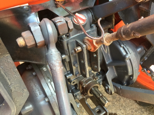 ขายรถไถคูโบต้า L4708 พร้อมอุปกรณ์ใบมีดดันดินหน้าและโลเตอร์รี ราคา 398,000 บาท