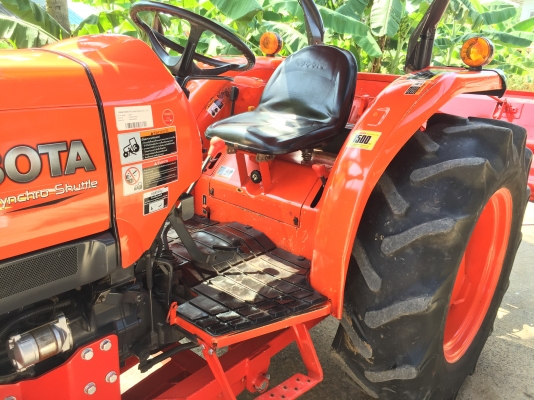 ขายรถไถคูโบต้า L4708 พร้อมอุปกรณ์ใบมีดดันดินหน้าและโลเตอร์รี ราคา 398,000 บาท