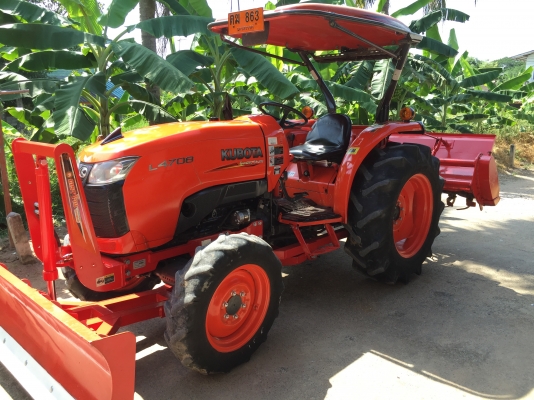 ขายรถไถคูโบต้า L4708 พร้อมอุปกรณ์ใบมีดดันดินหน้าและโลเตอร์รี ราคา 398,000 บาท