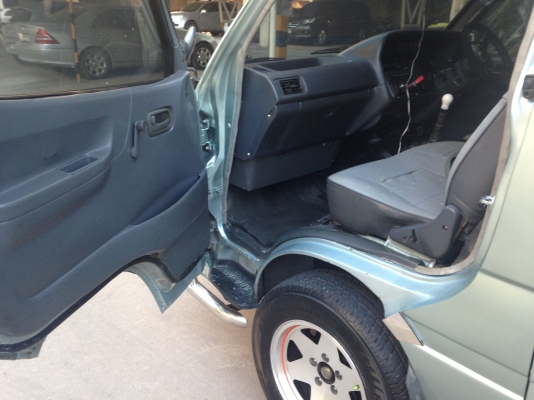 ขายด่วน รถตู้โตโยต้าหัวจรวด ปี95 เครื่องดีเซล2500