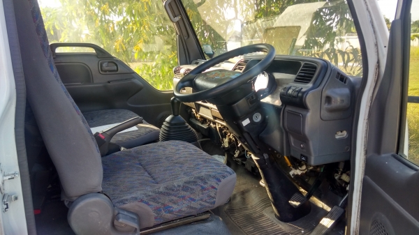 ขาย Isuzu NKR 6 ล้อ