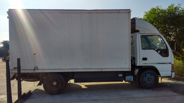 ขาย Isuzu NKR 6 ล้อ