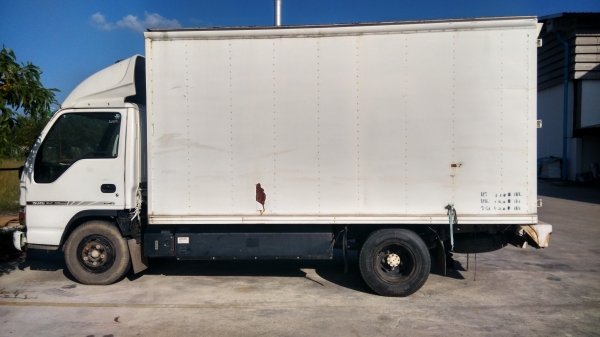 ขาย Isuzu NKR 6 ล้อ