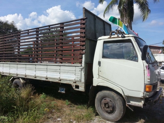 หกล้อ ฮีโน่ KM779-117แรง ช่วงยาว5.50ม ยาง8.25 สภาพดีสวยเดิมพร้อมใช้ ทะเบียนพร้อมโอน