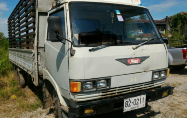 หกล้อ ฮีโน่ KM779-117แรง ช่วงยาว5.50ม ยาง8.25 สภาพดีสวยเดิมพร้อมใช้ ทะเบียนพร้อมโอน