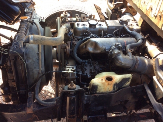 ISUZU NKR 4ล้อ รถห้างแท้ สภาพเดิมๆ เครื่องดี ครัทซีสวย แอร์พร้อม ขาย 280,000 บาท( ศุภากร 081-1903107, 081-4252943)