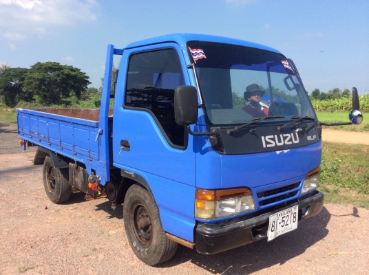 ISUZU NKR 4ล้อ รถห้างแท้ สภาพเดิมๆ เครื่องดี ครัทซีสวย แอร์พร้อม ขาย 280,000 บาท( ศุภากร 081-1903107, 081-4252943)