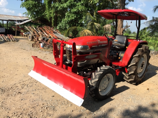 ขายรถไถยันมาร์ EF453T ขายพร้อมอุปกรณ์ดินดินหน้าและผานพรวน ขายราคา 298,000 บาท สนใจโทร 081-9136451 คุณโบว์