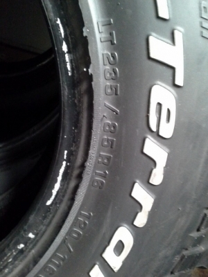 BF MUD KM1 ขนาด 235/85/16 สภาพดี 3เส้น