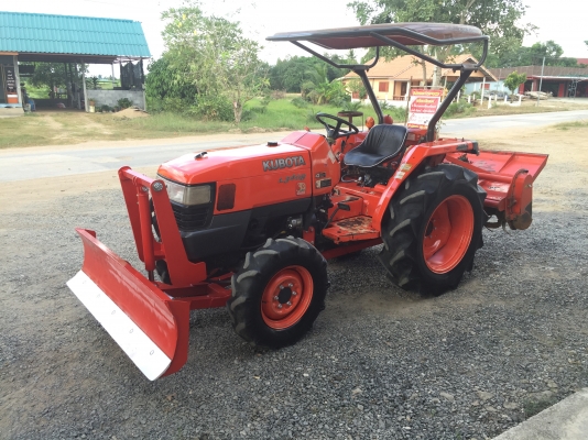 ขายรถไถคูโบต้า L3408สภาพสวยพร้อมอุปกรณ์ครบชุด ขายราคา 245,000บาท สนใจโทร 081-9136451 คุณโบว์