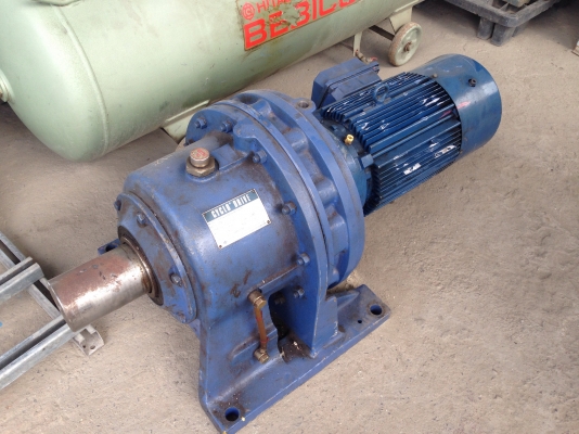 ขายมอเตอร์เกียร Cycro drive Sumitomo 7.5HP. 220V 3สายเก่าญี่ปุ่น อัตราทด 1:274 มีระบบเบรคในตัว สภาพสวย พร้อมใช้งาน