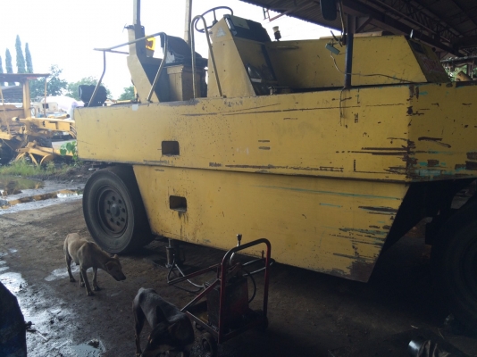 รถบดsakai 7ล้อ