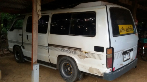 ขายรถตู้ Hiace Rh50