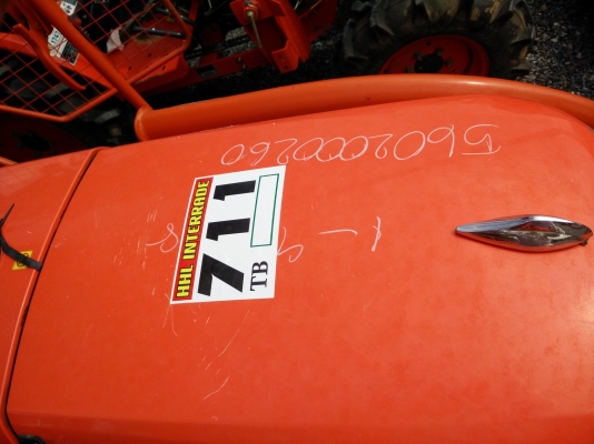 รถแทรกเตอร์ B2440 + ใบมีด + โครงกันอ้อย แบบครบๆกันไปเลย รถสภาพสวยๆ ชั่วโมงงานน้อย 341 ชั่วโมง