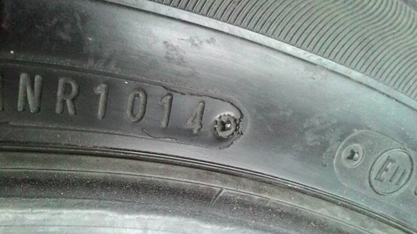 235/55R18 DUNLOP ปี2014 ชุด 4 เส้น tel.081-427-3941 235/55R18 DUNLOP ปี2014 ชุด 4 เส้น tel.081-427-3941