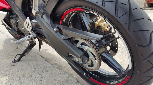 R15 2014 วิ่งน้อย ไม่ล้มไม่ชน ไม่แปะ ขายถูก จัดส่งฟรี ต่อรองได้ครับ