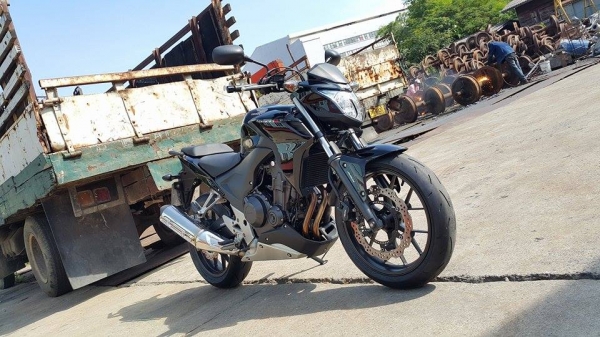 ใหม่กริ๊บ ช้าอด CB500F 2013 วิ่งน้อย ไม่ล้ม ชน แปะ ต่อรองได้ครับ