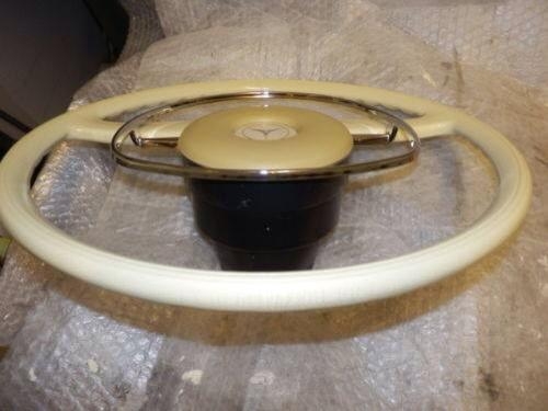 พวงมาลัยงาช้างเบนซ์คอใหญ่