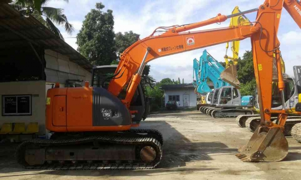 มาใหม่ HITACHI ZX135US เก่าญี่ปุ่น  สภาพสวย  พร้อมใช้  สนใจโทร 089-3818694  ดวงนภา จ้า