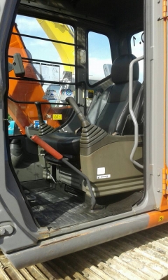 ้HITACHI ZX120  เก่าญี่ปุ่น  ปี2007  แทรคใหญ่  สภาพสวย   พร้อมใช้  สนใจโทร 089-3818694  ดวงนภา จ้า