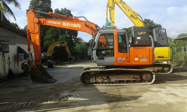 ้HITACHI ZX120  เก่าญี่ปุ่น  ปี2007  แทรคใหญ่  สภาพสวย   พร้อมใช้  สนใจโทร 089-3818694  ดวงนภา จ้า