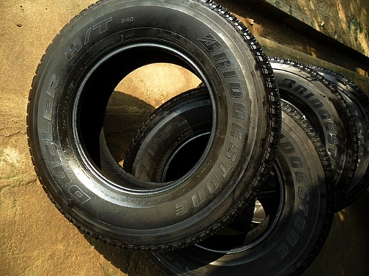 ยางกระบะสูงขอบ16 บริดสโตน265-70-R16 ลงพื้นปลายปี13 (4เส้น4,500) ยางกระบะสูงขอบ16 บริดสโตน265-70-R16 ลงพื้นปลายปี13 (4เส้น4,500)