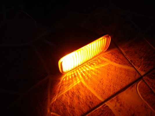 ไฟในกันชนหน้าของรถ NISSAN R34 ยี้ห้อ KOITO JAPAN ไฟในกันชนหน้าของรถ NISSAN R34 ยี้ห้อ KOITO JAPAN