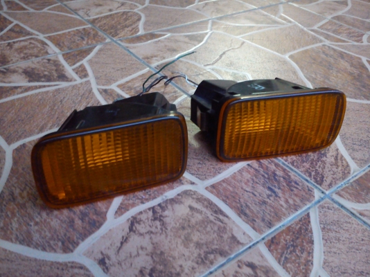 ไฟในกันชนหน้าของรถ NISSAN R34 ยี้ห้อ KOITO JAPAN ไฟในกันชนหน้าของรถ NISSAN R34 ยี้ห้อ KOITO JAPAN