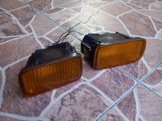 ไฟในกันชนหน้าของรถ NISSAN R34 ยี้ห้อ KOITO JAPAN