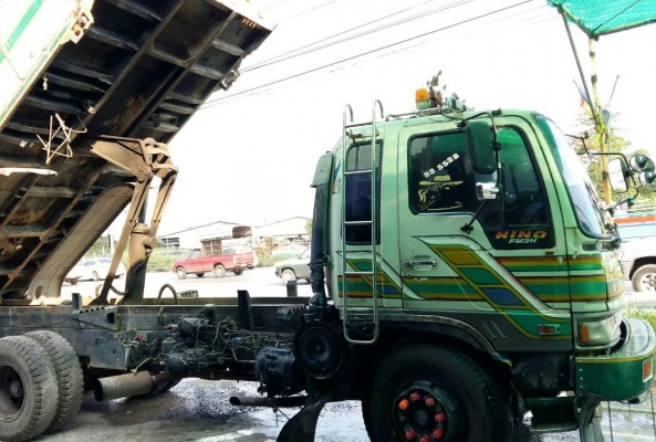 ขายราคา 755,000บ สิบล้อ ฮีโน่ FM3H195โบว์ สโลส 2เพา ดั้มมีเนียม สภาพดีสวยพร้อมใช้ ทะเบียนพร้อมโอน ครับ ขายราคา 755,000บ สิบล้อ ฮีโน่ FM3H195โบว์ สโลส 2เพา ดั้มมีเนียม สภาพดีสวยพร้อมใช้ ทะเบียนพร้อมโอน ครับ