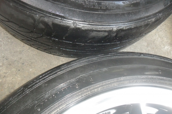 ล้อแม็ก 17นิ้ว 4รู100/114 พร้อมยาง สวยๆ 4 ล้อ ราคา 6450 บาท