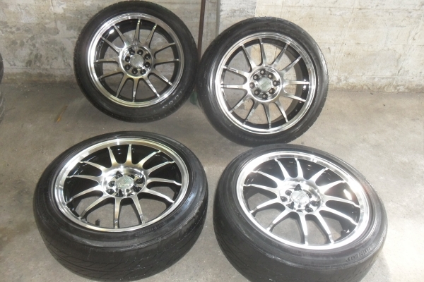 ล้อแม็ก 17นิ้ว 4รู100/114 พร้อมยาง สวยๆ 4 ล้อ ราคา 6450 บาท