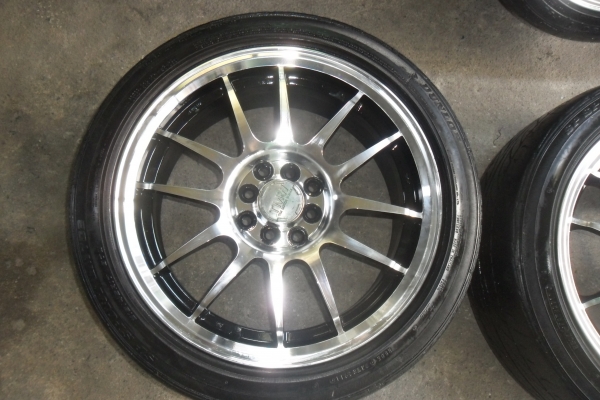 ล้อแม็ก 17นิ้ว 4รู100/114 พร้อมยาง สวยๆ 4 ล้อ ราคา 6450 บาท
