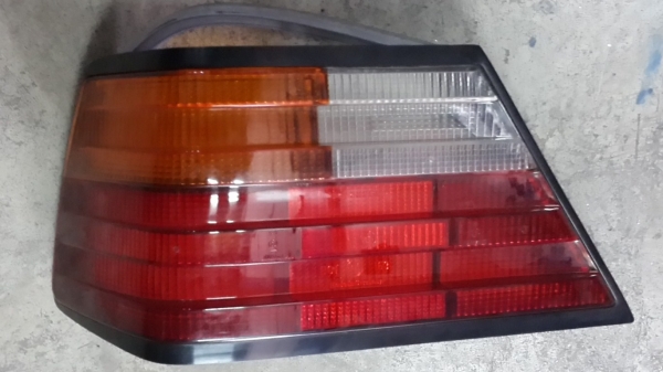 ฝาไฟท้ายLW124E หลังพร้อมยาง