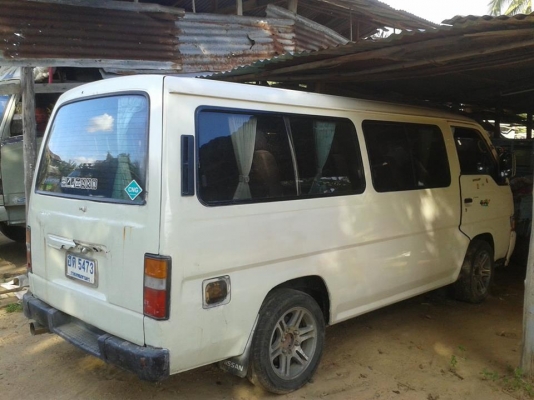 รถตู้สวยครับ เครื่องเบนซิล สนใจโทรมานะครับ