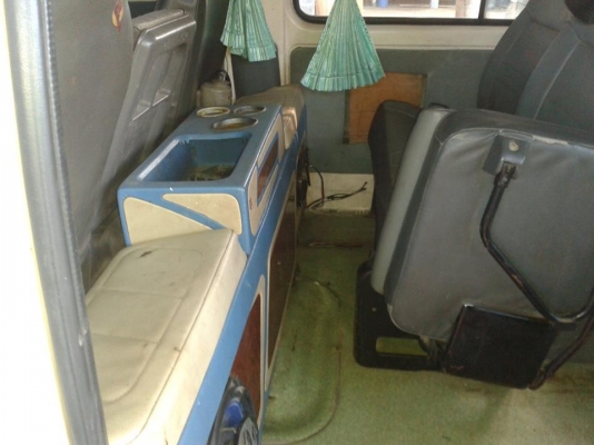 รถตู้สวยครับ เครื่องเบนซิล สนใจโทรมานะครับ