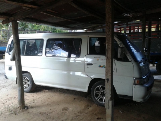 รถตู้สวยครับ เครื่องเบนซิล สนใจโทรมานะครับ