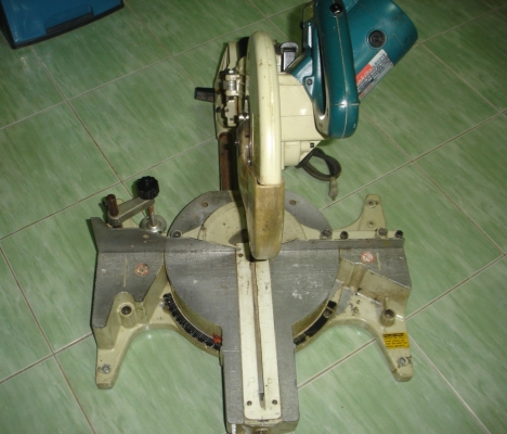 ขายแท่นตัดองศา ยี่ห้อ makita รุ่น LS1212 ขนาด 12" 1,650 วัตต์