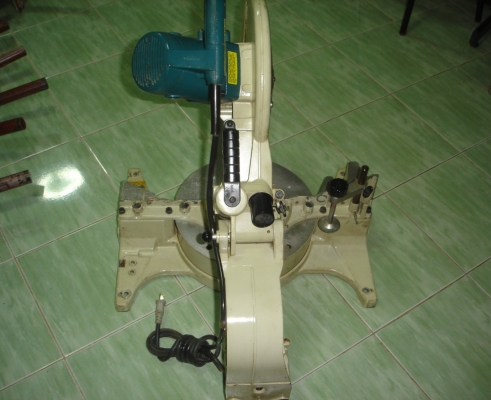 ขายแท่นตัดองศา ยี่ห้อ makita รุ่น LS1212 ขนาด 12" 1,650 วัตต์