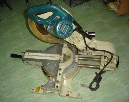 ขายแท่นตัดองศา ยี่ห้อ makita รุ่น LS1212 ขนาด 12" 1,650 วัตต์