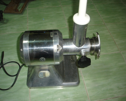 ขายเครื่องบดเนื้อ FAMA รุ่น FTS127 made in italy