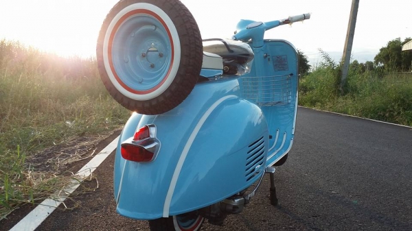 ขาย vespa 64 อินเดีย สีฟ้าสวยๆ เครื่องดี สีสวย เอกสารอินวอย ราคา 49900 บาท รถทำใหม่ครับ ไฟ cdi พร้อมขี่หล่อครับ สนใจติดต่อ 0826336557 โป้งครับ รับเทรินทุกรุ่นครับ.