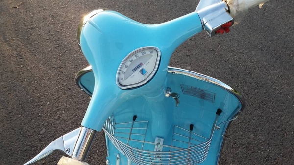 ขาย vespa 64 อินเดีย สีฟ้าสวยๆ เครื่องดี สีสวย เอกสารอินวอย ราคา 49900 บาท รถทำใหม่ครับ ไฟ cdi พร้อมขี่หล่อครับ สนใจติดต่อ 0826336557 โป้งครับ รับเทรินทุกรุ่นครับ.