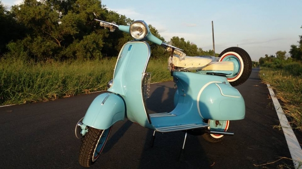 ขาย vespa 64 อินเดีย สีฟ้าสวยๆ เครื่องดี สีสวย เอกสารอินวอย ราคา 49900 บาท รถทำใหม่ครับ ไฟ cdi พร้อมขี่หล่อครับ สนใจติดต่อ 0826336557 โป้งครับ รับเทรินทุกรุ่นครับ.
